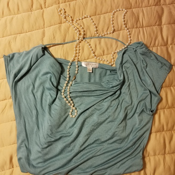 Beautiful Top - Picture 2 of 2